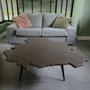 Betonlook Salontafel Achterhoek in een woonkamer setting